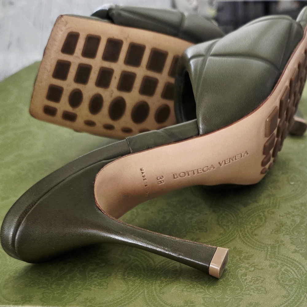 Gorgeous Bottega Veneta Lido Quilted Army Green Heels - Picture 4 of 7